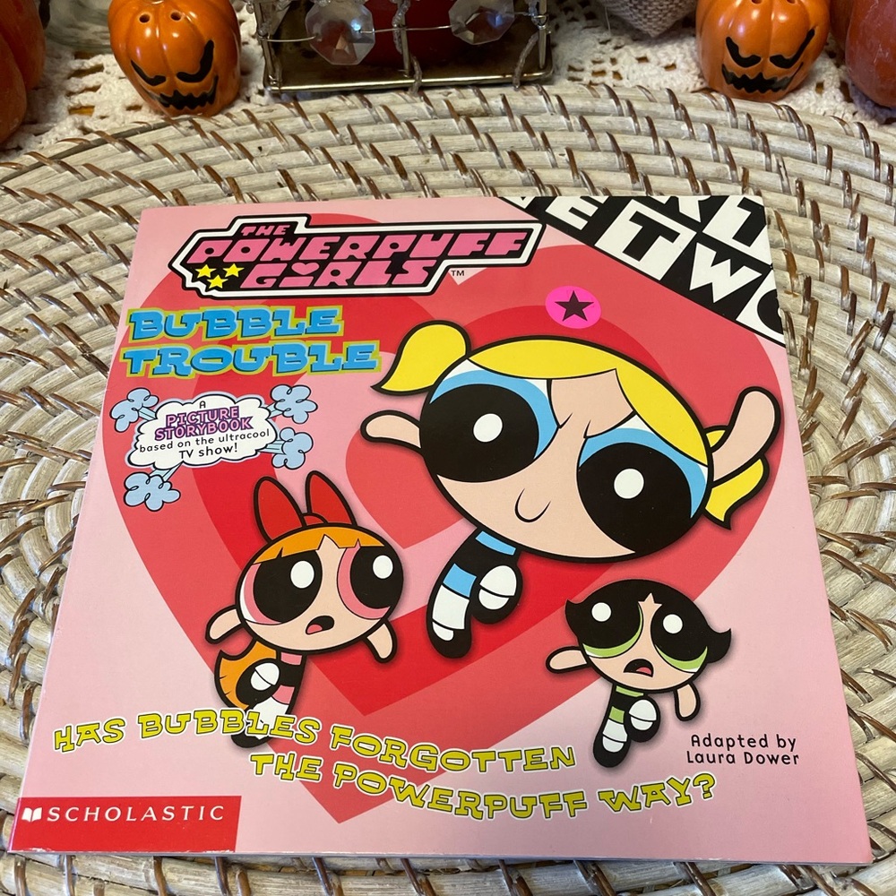 Scholastic Powerpuff Girls Bubble Trouble Book - Pink and Black